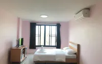 Sutharnlai Apartment Hotel di Si Prachan