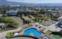 Agra Hotel & Grand Ballroom Hotel di Cipanas