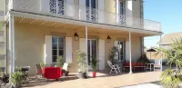 Domaine de l Ourbise فنادق في Casteljaloux