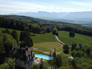 Château des Avenieres - Relais & Châteaux