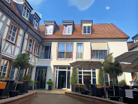 Trip Inn Kaiser Hotel & Restaurant Heidelberg-Schriesheim Các khách sạn ở Dossenheim