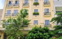 La Mia Lakeview Hotel Hotels near Nhà mồ Làng PleiỐp