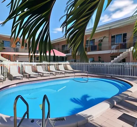 Carlton House Motel and Suites