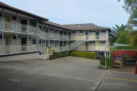 Excelsior Motor Inn - Kitchens
