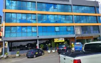 Waterfront HomeStay Hotels in Bintulu