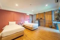 Lima Hotel Hotel di Nakhon Luang