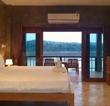 ห้องสุพรีมดีลักซ์ เตียงแฝด วิวภูเขาและแม่น้ำ