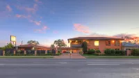 Cousins Motor Inn Hotels in Inverell