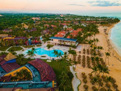 Tropical Deluxe Princess - All Inclusive Hotels near Vivaldi Cigars