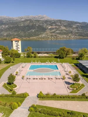 The Lake Hotel