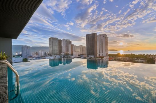 Outdoor Swimming Pool Hotel Del Luna Photo