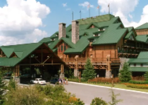 Disney's Wilderness Lodge Hotels near Disney's Magic Kingdom