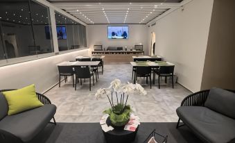 Elite Accommodations & Hydromassage Pool