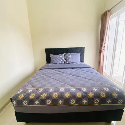 Monica's Villa Sultan Junrejo Batu