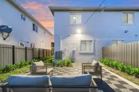 Luxurious 4Br Miami Home with Large Patio & Outdoor Space Hotels in West Little River