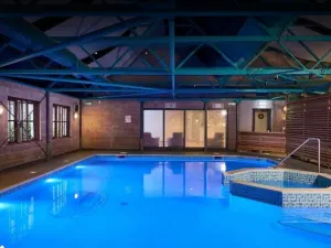 RiverBeds - Luxury Wee Lodges with Hot Tubs