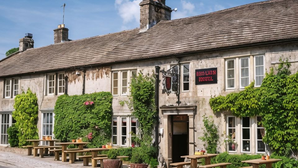 The Red Lion & Manor House