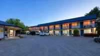 Tumut Farrington Motel - Bãi đậu xe