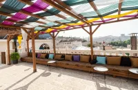 Nomad Inn فنادق في سانليورفا