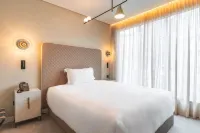 Luster Hotel