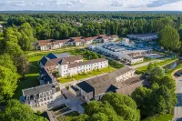 Le Grand Pavillon Chantilly Hotels in Vineuil-Saint-Firmin