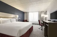 Ramada by Wyndham Beaver Falls Hotel a Big Beaver