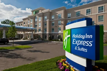 Holiday Inn Express & Suites Columbus - Easton Area
