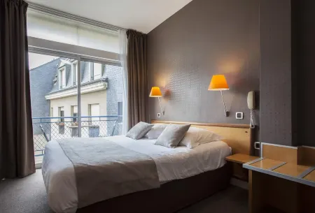 Hotel des Lices Отели рядом с достопримечательностью «Парк Табор»