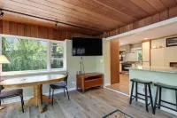 Modern Notre Dame Get Away 1614