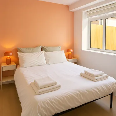 Zozy, Clitterhouse Hotel di 