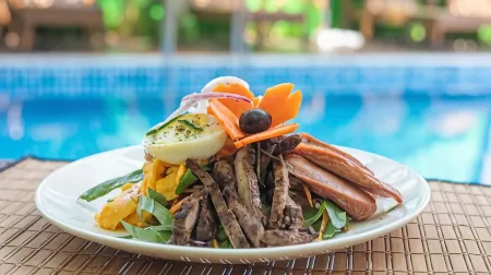 Rosy Villa Hotel Отели рядом с достопримечательностью «Гурайдо»