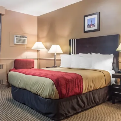 Econo Lodge Downtown Hotels near Notre Dame Basilica