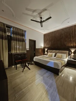 Shri Krishna Divine Dham Hotels near Krishna Janmasthan Temple Complex