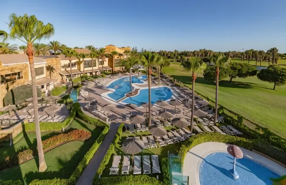 厄爾巴鯨魚海岸沙灘與海水浴療酒店