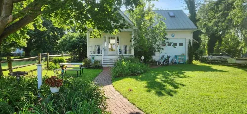 BAYSIDE BUNGALOW