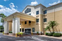 Comfort Inn & Suites DeLand - Near University Hotels in DeLand