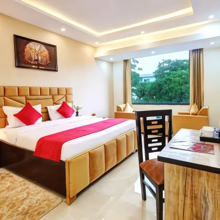 Hotel Golden Era-Near Shopprix Mall