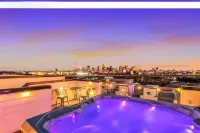 Luxury Stay With Rooftop Views in Prime Location