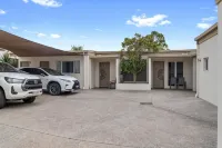 53 on Victoria Hotels in Warwick