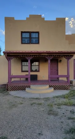 Inviting & Spacious~ Balcony~Propane Fire Pit~BBQ