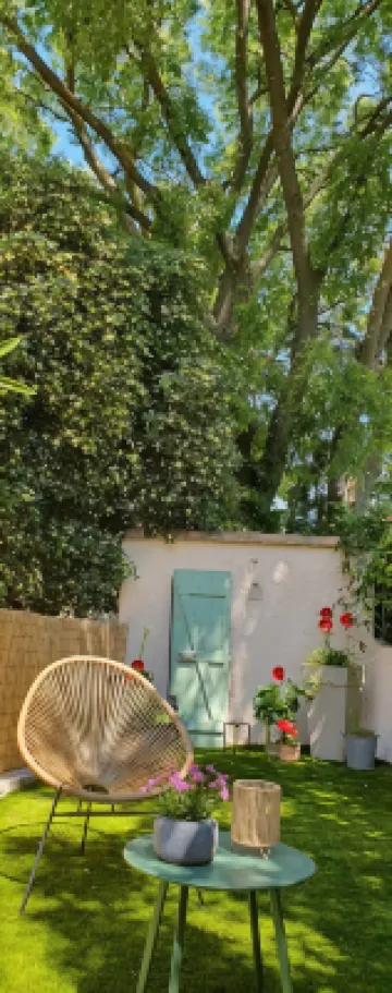 Under the eye of the bell tower Hotels in Peymeinade