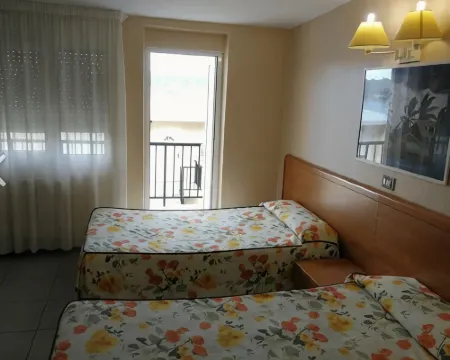 Apartamentos Las Sirenas Hotels in Viveiro