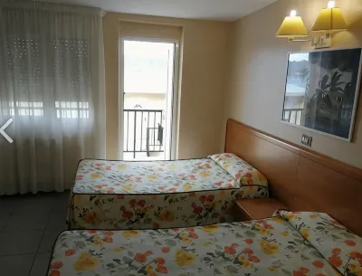 Apartamentos Las Sirenas Hotels near Praia Fabrega