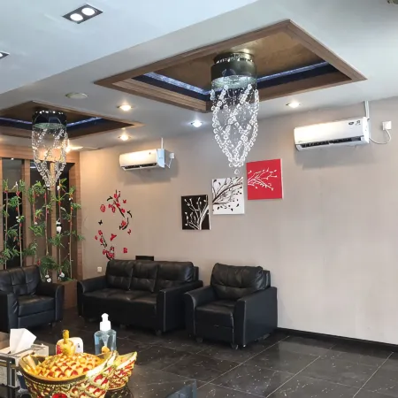 Nine Days Hotel Отели рядом с достопримечательностью «Паромный терминал»