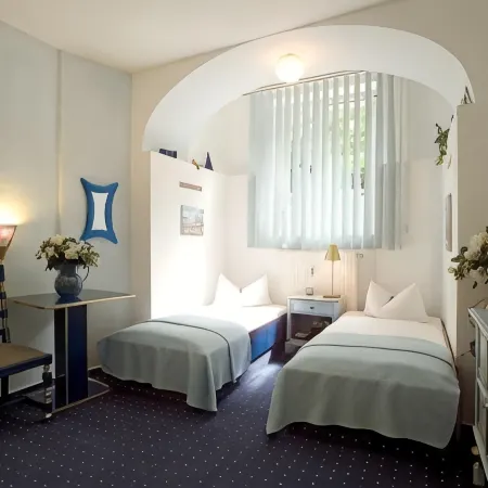 Hotelgarni Frankfurt Отели рядом с достопримечательностью «Пальменгартен»