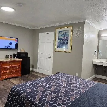 Sycamore Inn Chico University Area