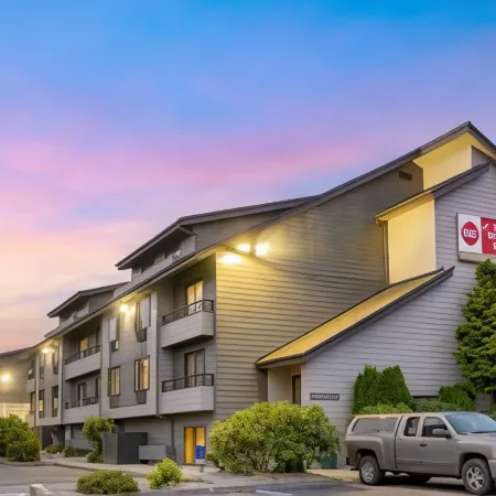 Best Western Plus Oak Harbor Hotel  Conference Center