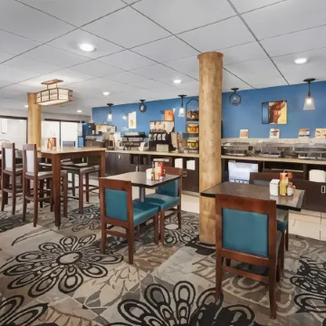 Best Western Plus Landmark Inn