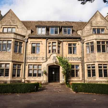 The Hare & Hounds Hotel