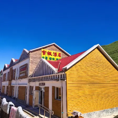 Longxian county xuefeng hotel